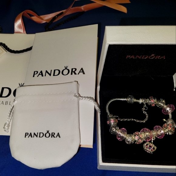 Pandora bracelet - Picture 1 of 2